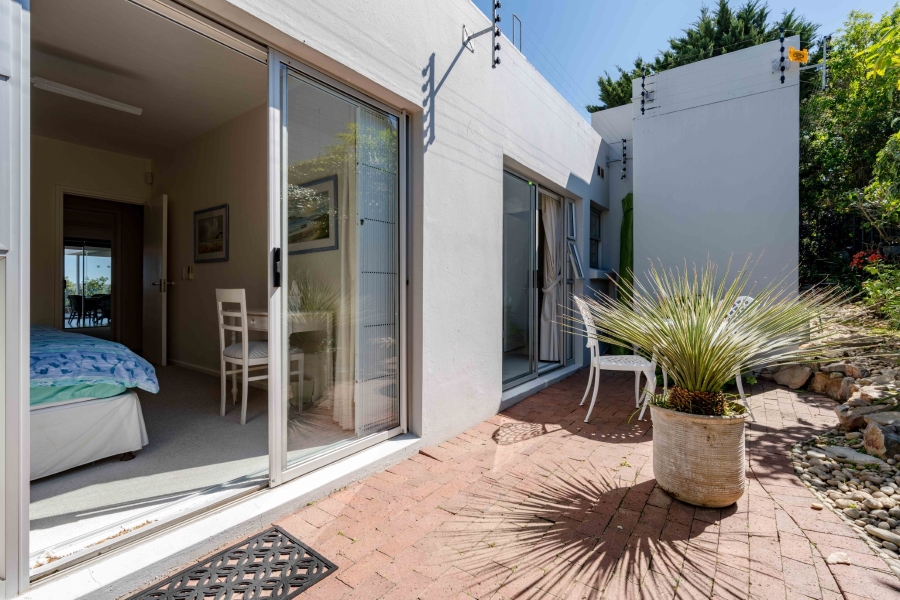 5 Bedroom Property for Sale in Signal Hill Western Cape